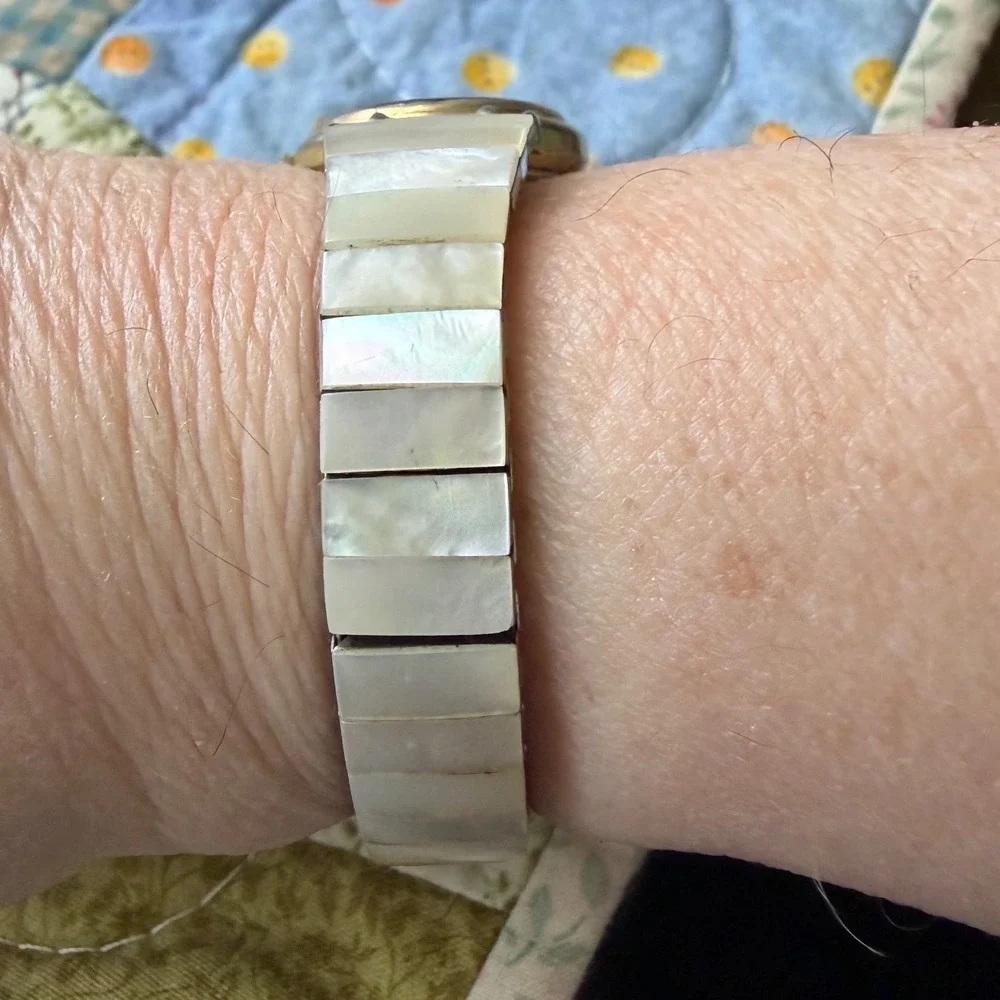 Quartz Mother of Pearl Expansion Watch Women OS Cream Iridescent Shell Tile